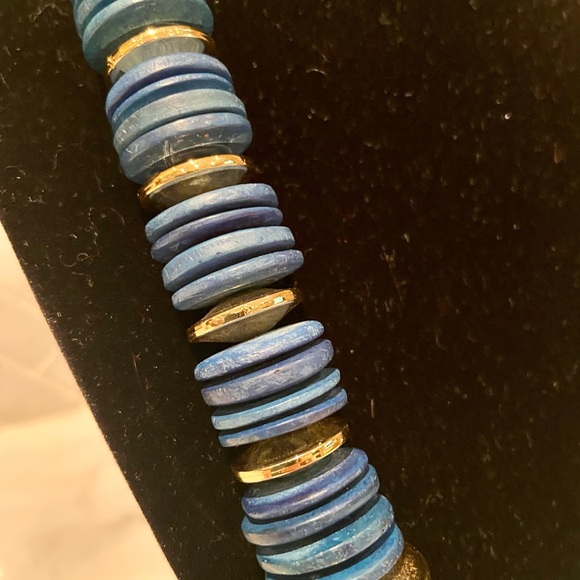 3/$50 Blue Chunky Wood Choker Necklace - ** 3 FOR $50 DEAL + REDUCED SHIPPING ** - Picture 3 of 9